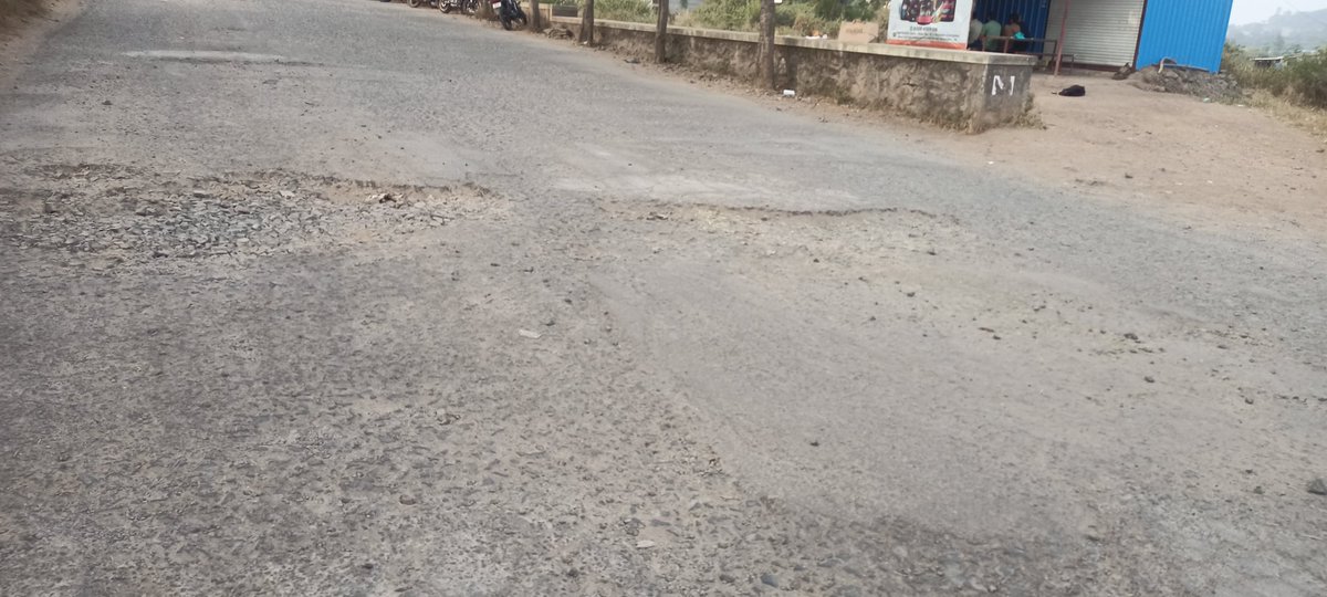 Swapnil_Learner's tweet photo. @pcmcindiagovin @PCMCSarathi Location: Road in front of Ajeenkya D Y Patil University.
Please help to fix potholes on this road. See the road conditions in photos, it's very difficult to commute. This small patch road becomes accident prone to everyone who is using it. https://t.co/W0k4pUl8k9
