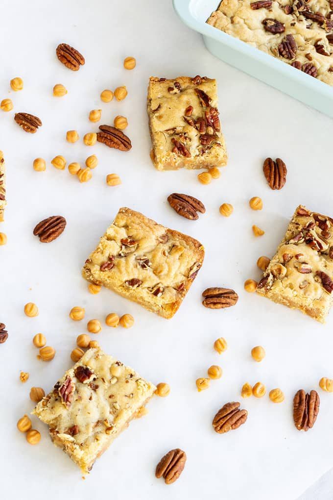 Easy Caramel Pecan Blondies ⇣ mindyscookingobsession.com/easy-caramel-p… You probably already have most of the ingredients you need to make these easy blondies! They're super easy to make and are great for sharing. #desserts #blondies #easydesserts