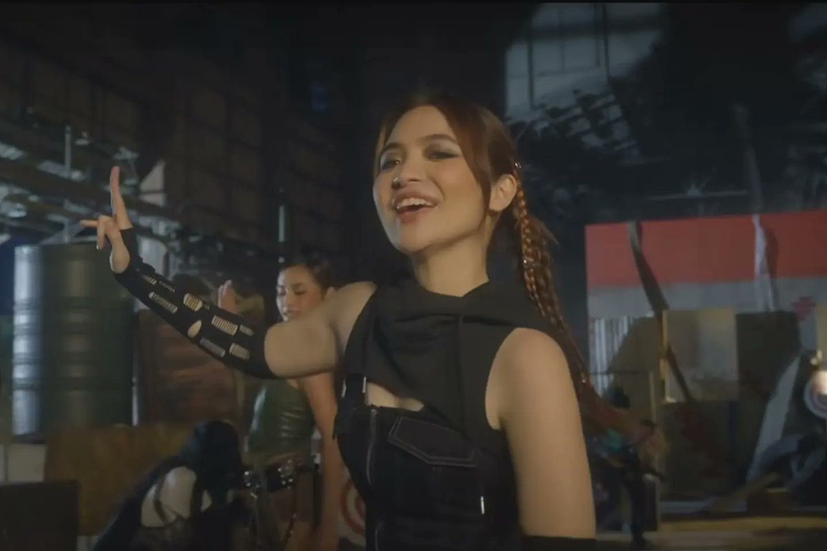 Yellow Room Music Philippines (@yrmusicph) on Twitter photo The 4th anniversary theme song of Garena Call of Duty Mobile featuring #YRfam <a href="/shar_sanpedro/">Sharlene San Pedro</a> is now out! 🔥
Full video:
YouTube.com/GarenaCallofDu… The 4th anniversary theme song of Garena Call of Duty Mobile featuring #YRfam <a href="/shar_sanpedro/">Sharlene San Pedro</a> is now out! 🔥
Full video:
YouTube.com/GarenaCallofDu…