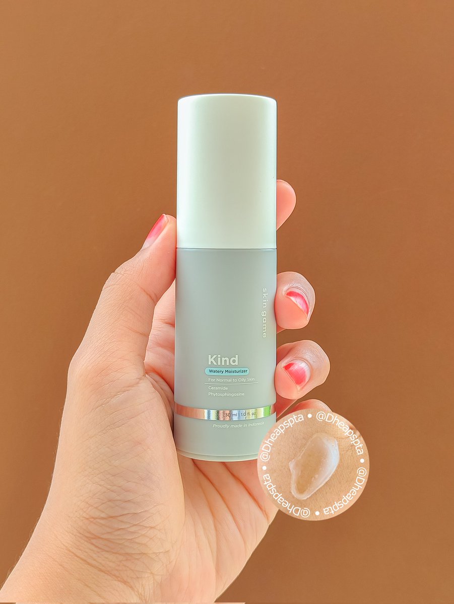 Dheapspta's tweet photo. Yay! Gift damai dr @skingameofc 🤍 Kind Watery Moisturizer versi upgrade dr moist yg lama. Selain dr segi packaging, 1st imp yg aku rasa ini teksturnya lebih ringan & finishnya ga selengket yg dulu. Review lengkap gak nih? 😚
#SkinGameNextLevel #racuninskincare #beautybydheapspta https://t.co/q3zLjwiHg2