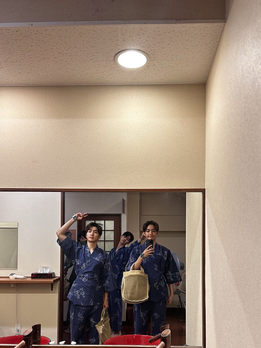 WE_THE_BOYZ's tweet image. [현재] 상연 큐 생일 축하한다고^^