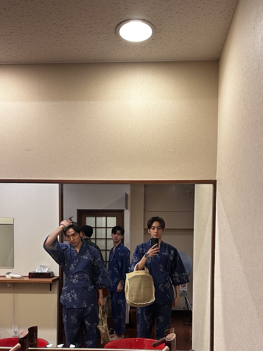 WE_THE_BOYZ's tweet image. [현재] 상연 큐 생일 축하한다고^^