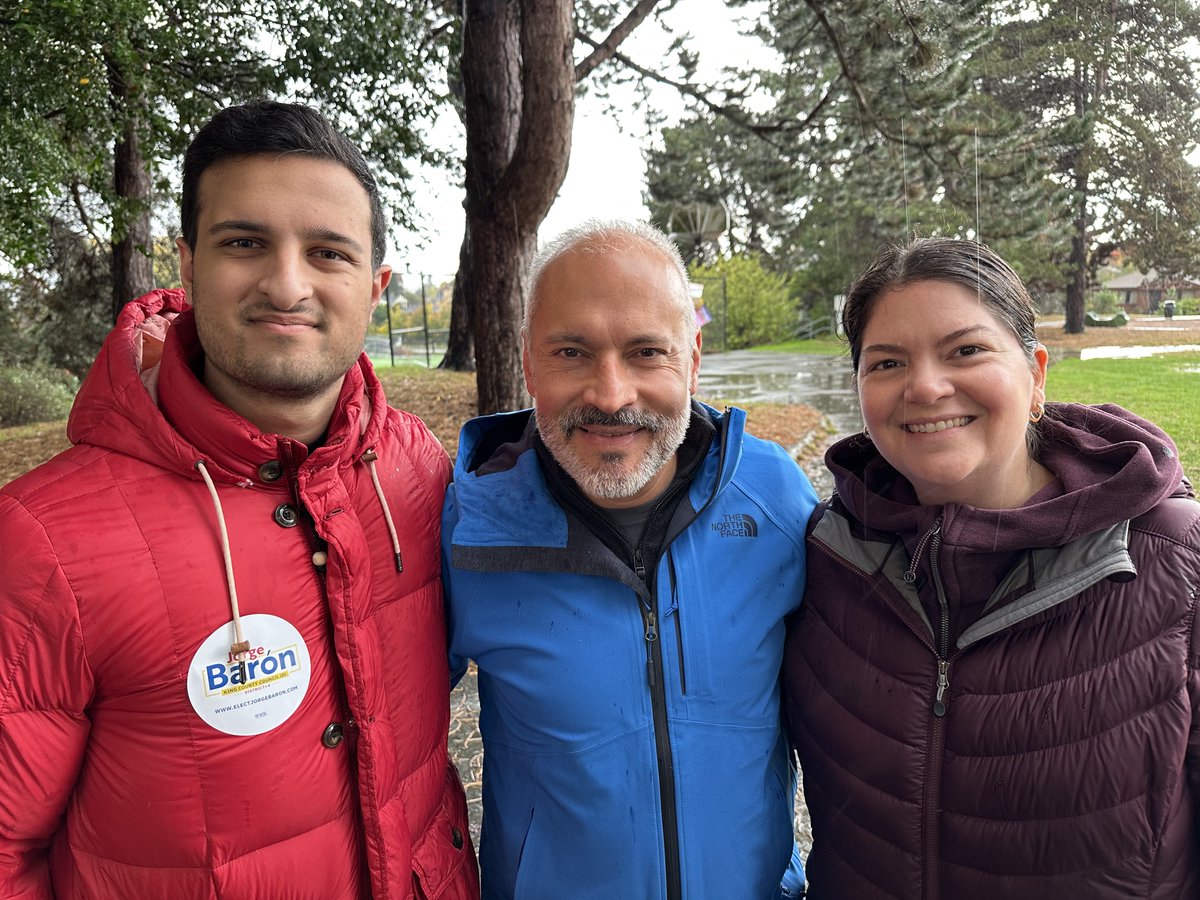 Thank you to Senator @NoelFrame, Rep. @LizBerryWA, and all of the volunteers who came out today (despite the wind and rain) to knock on doors for our campaign for King County Council. Very grateful to you all. Great conversations with neighbors across District 4. More tomorrow.