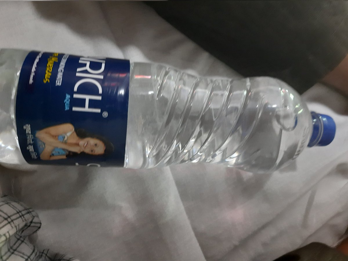 pandey949's tweet photo. @RailwaySeva @RailMinIndia @GMSRailway 
Sir Mera PNR 4811192235 hai muje water bottle 20 ka de rahe hai train me Maine bola to wo bola Pani hi nahi hai train me aapko lena hai to lo nahi to Pani nahi milega. https://t.co/3wr38eehiu