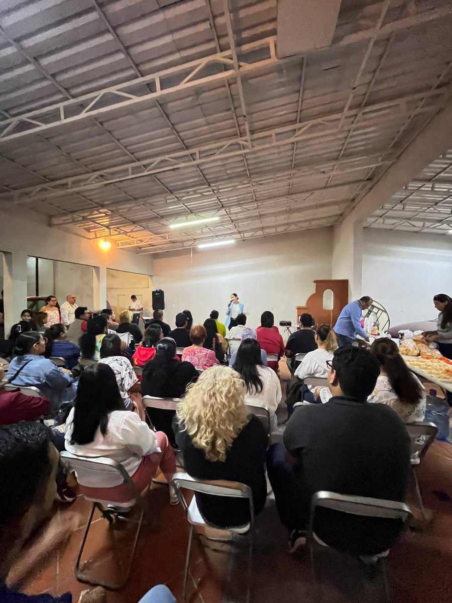 Fuimos muy bien recibidos en la cabecera municipal de #ElSalto. 

El trabajo continua todos los días para que las familias saltenses vivan mejor. No los vamos a dejar solos y daremos seguimiento puntual a cada una de sus peticiones. 

Gracias por su confianza, no les voy a fallar