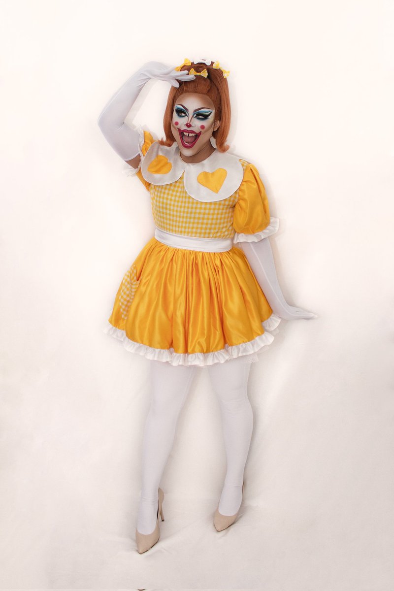 sticky_iicky's tweet photo. Remember this face well because you are going to see it very often....🤡🤡🤡🔪
.
.
.
.
.
#dragqueen #dragperformer #dragqueens #dragartist #dragmakeup #localdrag #welovedrag #dragqueer #dragqueensofinstagram https://t.co/MQiVRI4x3E