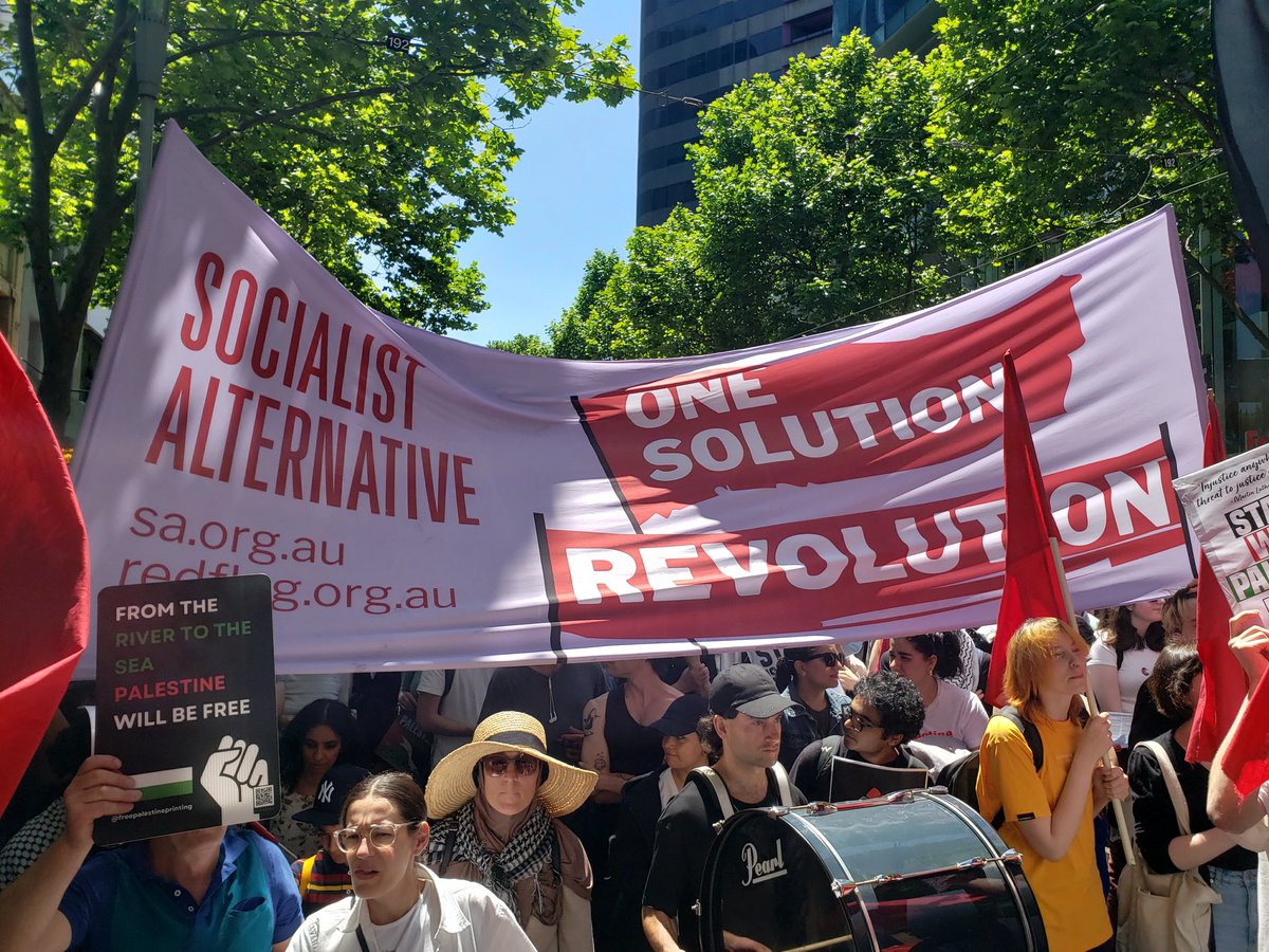 RoterOscar's tweet photo. Huge protest for Palestine in Melbourne – getting bigger every week, 12pm each Sunday at the State Library https://t.co/gEjOVvJGcP