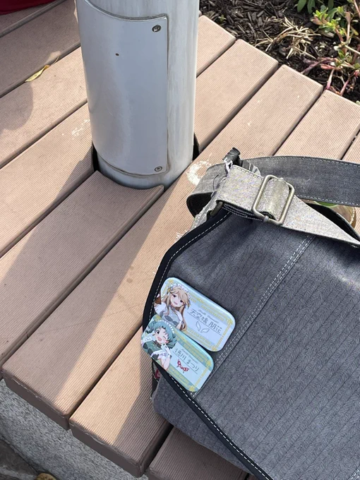 おじいちゃんなんで噴水(体育館の真逆側)に座ってます。グレーのパーカー着たおじさんですエンカできる人いたらお願いしゃす 