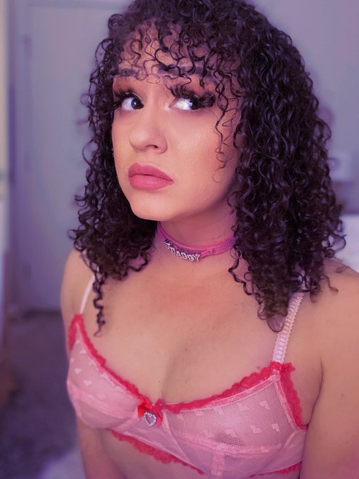 Who is going to bend me over their knee &amp; spank me for being a naughty slut?  My submission is a gift&hellip;