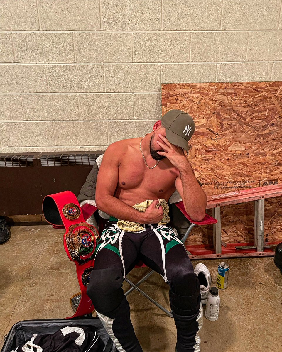 JeremyWepa's tweet photo. Need vicks https://t.co/WRbSaCXYWm