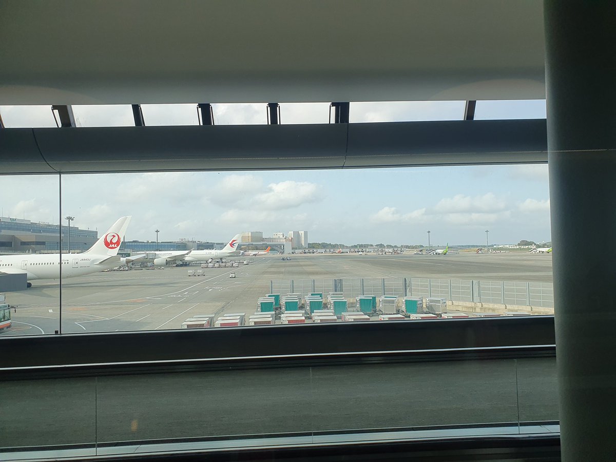 DeadlyPoisonn's tweet photo. bye japan https://t.co/qyMSdd0Fju