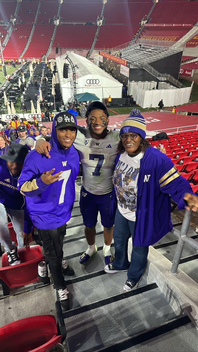 Dill_7k's tweet image. Blessed is a understatement, Thanking  God for this moment🙏🏽🙏🏽🙏🏽 #DawgsOnTop