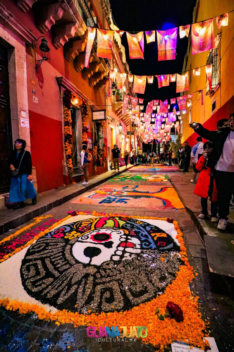 GtoCulturalMX's tweet photo. Así se vivió el Día de Muertos en Guanajuato. 😱💀🇲🇽 https://t.co/rgIufrZ9fk