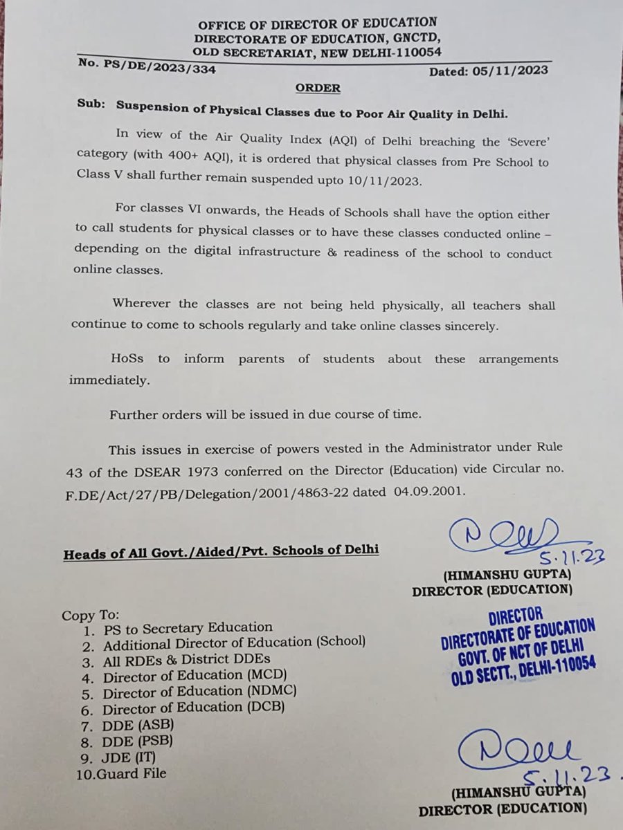 TRKULDEEPKHATRI's tweet photo. @ArvindKejriwal @AtishiAAP @gupta_iitdelhi दिल्ली में सभी वर्गों के डेढ़ लाख से ज्यादा शिक्षक कार्यरत है जब बच्चे ही नहीं हैं तो शिक्षकों को स्कूल बुलाकर डेढ़ लाख वाहनों को रोड पर क्यों उतारा जा रहा है ऑनलाइन कक्षा तो शिक्षक घर से भी ले सकता है जैसे लॉकडाउन में ली थी @nihaljilive https://t.co/6JNn54b4On
