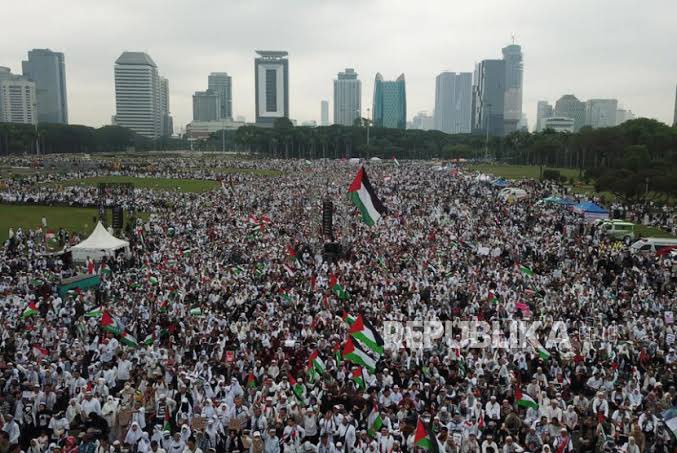 ARMYTEAMID's tweet photo. STOP THE GENOCIDE
FREE PALESTINE 🇵🇸
ITS A HUMANITARIAN DUTY 

#StopGenocideInGaza 
#CeaseFireInGaza 
#CeasefireNOW 
#FreePalestineNow https://t.co/XI2lUkqoEl