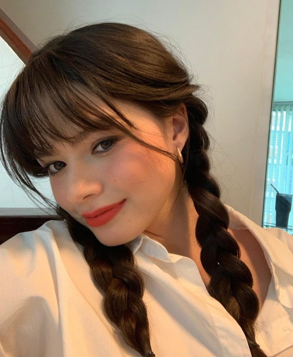 _c_07's tweet photo. 三つ編みシリーズ①
#srchafreen #beckysangels
#Braidhair https://t.co/KD4kIgqQxO