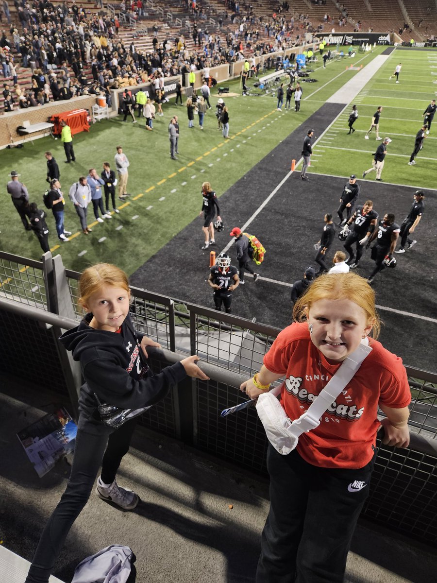 All these little girls wanted for their first UC game was to meet <a href="/CoreyKiner/">king_cbandz</a>. Despite a disappointing outcome, he still made time for them, even from a distance. This is class. This is leadership. This is doing the right things. I appreciate you and will always be in your corner