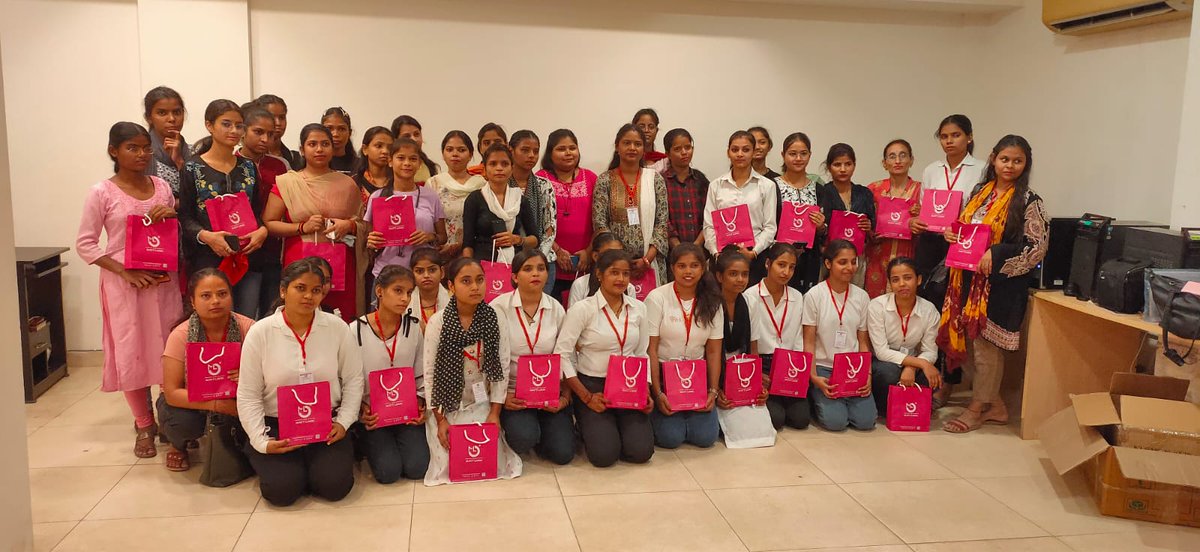 SahyogCare4You's tweet photo. On November 2, 2023, #mattlook Cosmetics, under the Born For Beauty company, generously donated our vocational training center with a range of makeup products
#mattenails #mattlook #vocationaltraining #SkillIndia #lorealparis #lakmefashionweek #SushmitaSen #MudraYojna https://t.co/r8TOmhpsVq