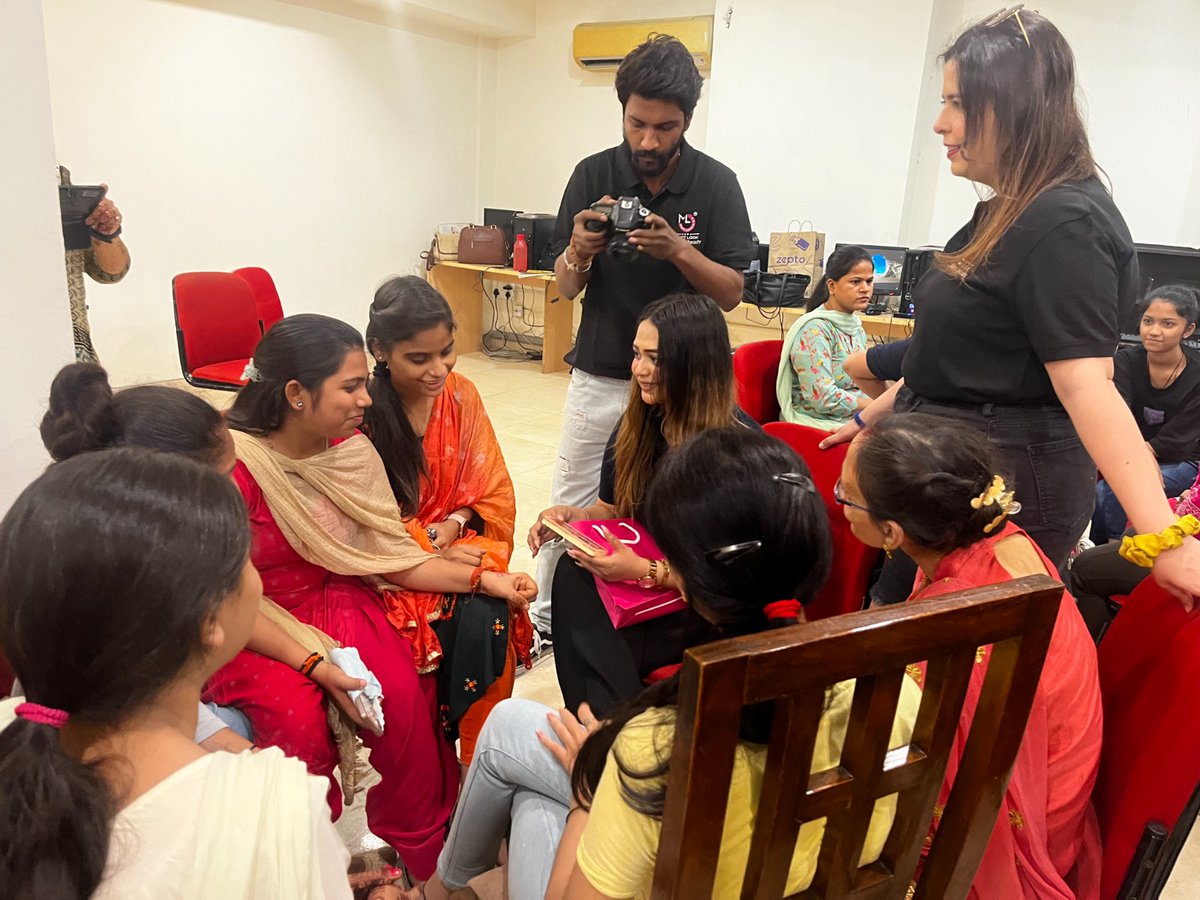 SahyogCare4You's tweet photo. On November 2, 2023, #mattlook Cosmetics, under the Born For Beauty company, generously donated our vocational training center with a range of makeup products
#mattenails #mattlook #vocationaltraining #SkillIndia #lorealparis #lakmefashionweek #SushmitaSen #MudraYojna https://t.co/r8TOmhpsVq