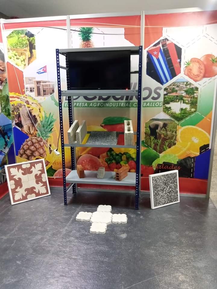 RosaAmparo90823's tweet photo. Jornada de trabajo en la Feria Internacional de La Habana, donde participa # Promac como Expositora de Materiales de la Construcción y representante del Sector Empresarial Avileño. 
#LatirAvileño
 #Promac https://t.co/jX32IVa6Tn