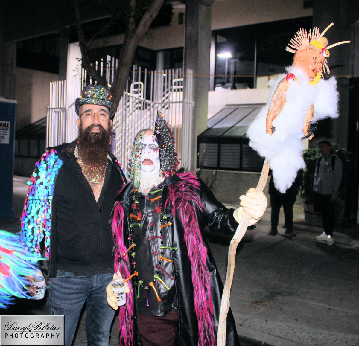 LGBTPhotoGuy's tweet image. At Comfort and Joy's Halloween neon party in the streets.  For more photos, please check out my website at: DarrylPelletierPhotography.com #halloween #halloween2023 #CastroSF #CastroHalloween #OutMagazine #lgbtq #gayhalloween