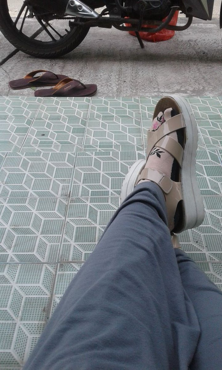 ukhtifitrah's tweet photo. info main sama kamu? 
#SANGE_AAAAAAAAAAAAH 
#ukhti 
#kaoskakijempol https://t.co/6aI5BZXZHW