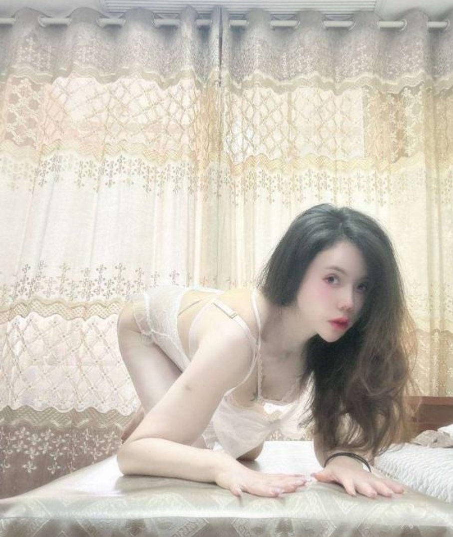 ConradSapir2's tweet photo. 百期抽奖活动第十二期📍
人妻或者妈妈已经调教
粉丝福利开销费用报销
报销吃饭钱，酒店，来回车票，避孕套
（随机抽取一个粉丝体验别人的妻子或母亲）如图所示
免费真实有效，费用由博主承担
点赞转发中奖几率高
＃人妻 ＃妈妈 ＃抽奖活动 https://t.co/BCmpW2lAjw