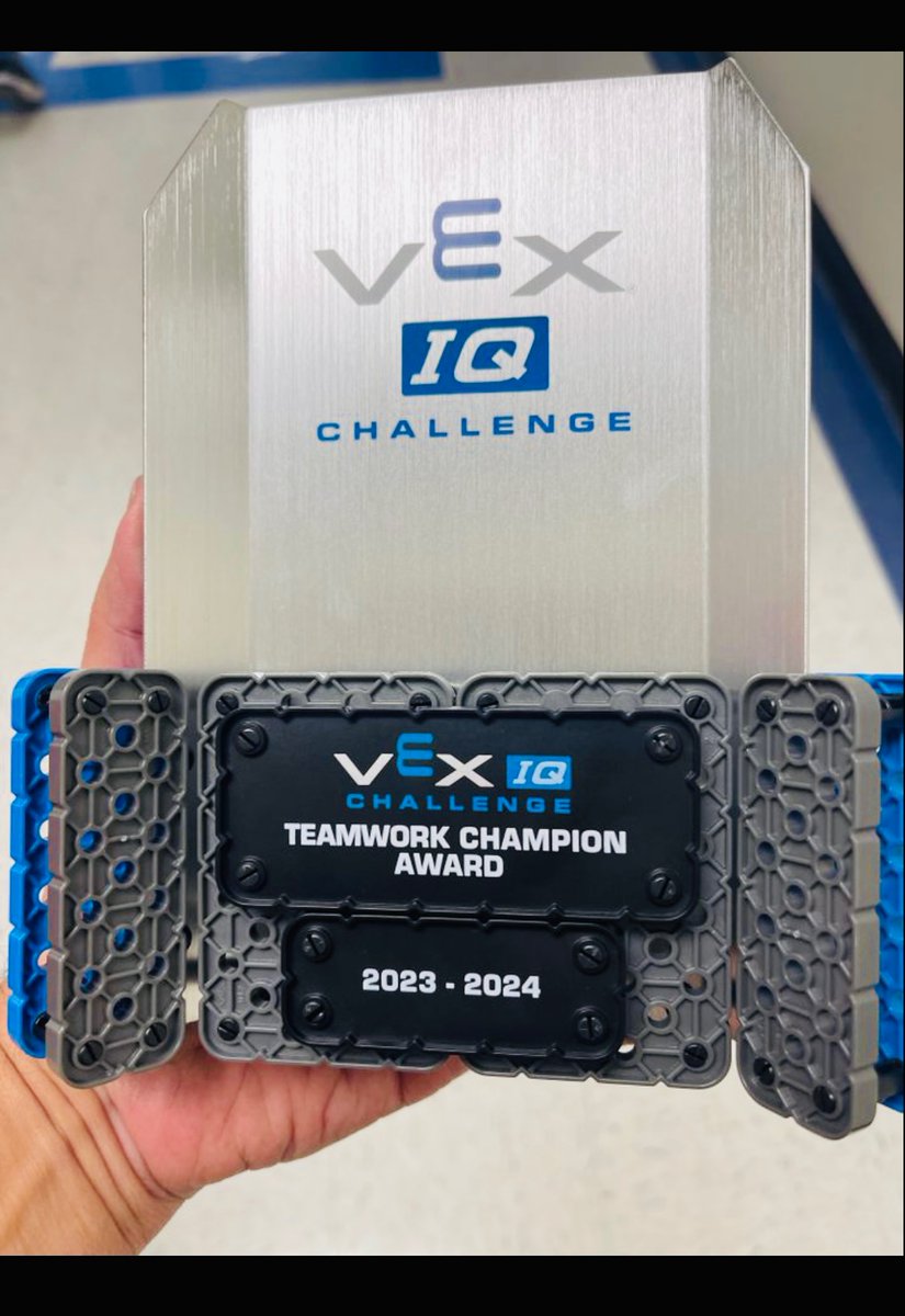 PeelerPirates's tweet photo. Way to go Peeler Pirates! 
First place robotics in VEX IQ Teamwork Champions 🙌🏼🏆
Si se puede 💪🏼
@LourdesGarduno3 
@MRamirezDISD https://t.co/VGJNhS3gIJ