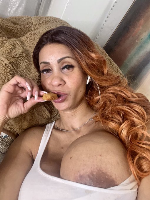 Chicken nuggets, my favorite. ~Gloria https://t.co/tGDKkbaGHk<a href="/tag/mvsales"class="tags"><span>#mvsales</span></a>