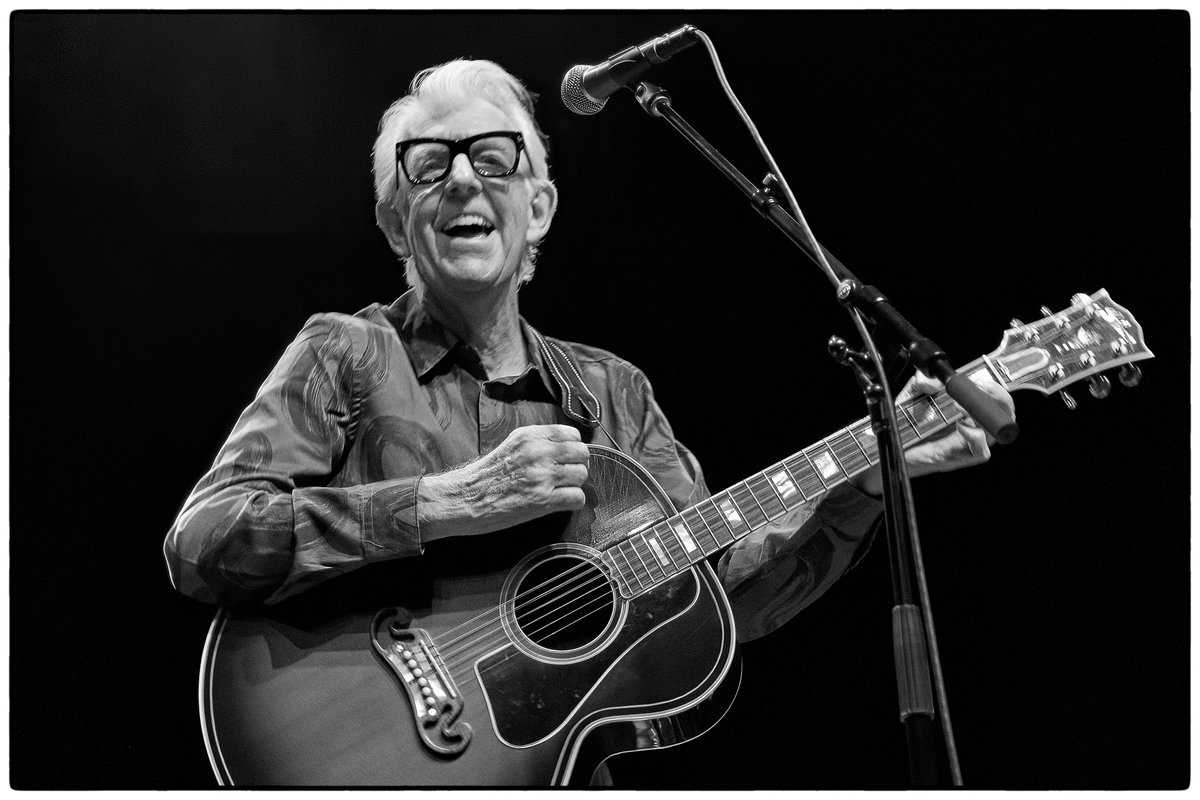 No other way to say it... these kids know how to put on a show. Nick Lowe and Los Straightjackets were so good. More soon - @whiteeaglehall @yeproc @whiteeaglehall @AsburyParkVibes #nicklowe