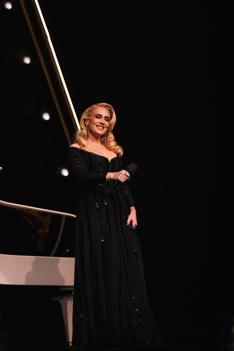 Adele tweet media