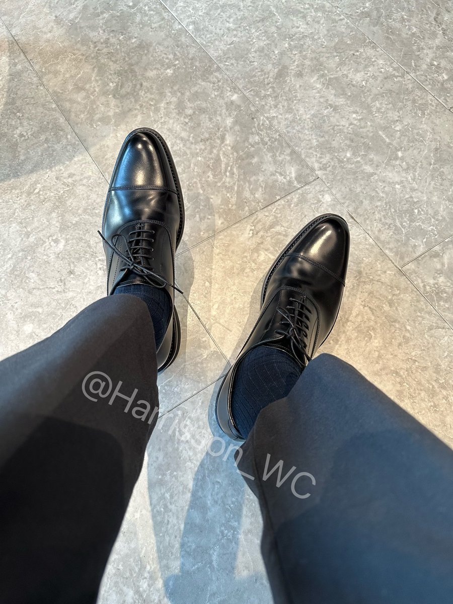 DruidChan's tweet photo. new shoes. #shoesfetish #Daddy #suitfetish https://t.co/cwwawBv3q0
