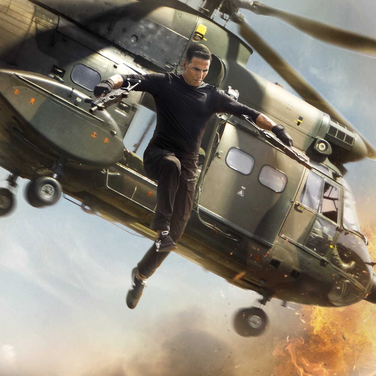 iTIGERSHROFF's tweet photo. Supercop! Superhero! My bade my hero! Veer sooryanvshi! #SinghamAgain 

@akshaykumar @RSPicturez @ADFFilms @jiostudios @RelianceEnt #Cinergy https://t.co/yVItTW5zjp