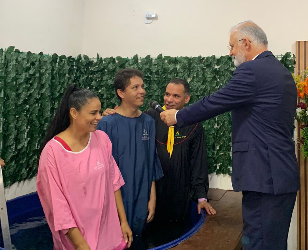 AdventistasARF's tweet photo. E como igreja organizada, já aconteceram os primeiros batismos, como resultado das frentes evangelisticas, Projetos Reencontro e Roupão da Fé, ambos desenvolvidos pela Secretaria da igreja e  Desbravadores. #VemComigo #EuVou https://t.co/3aLTAf9bWB
