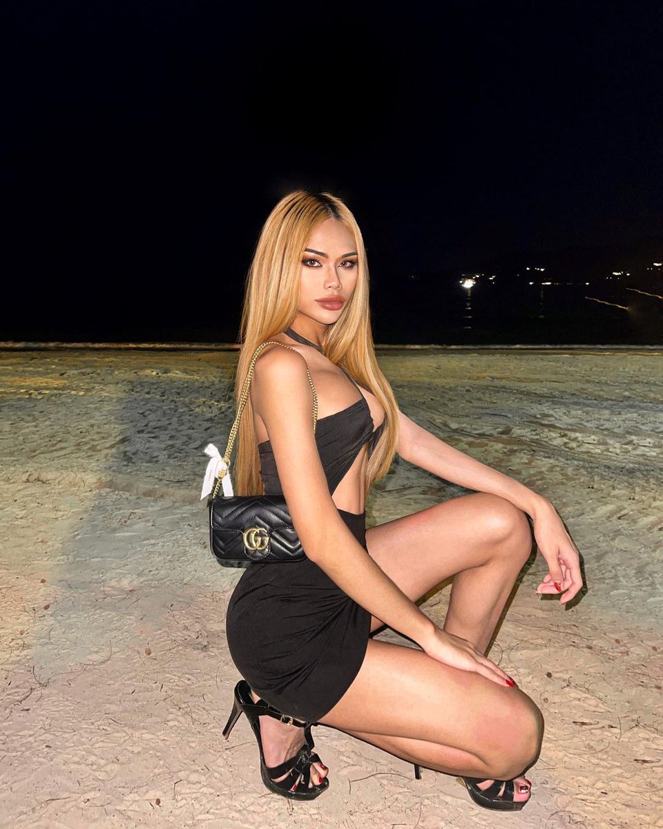 AustinHelsel's tweet image. Interact if you want to taste 👅