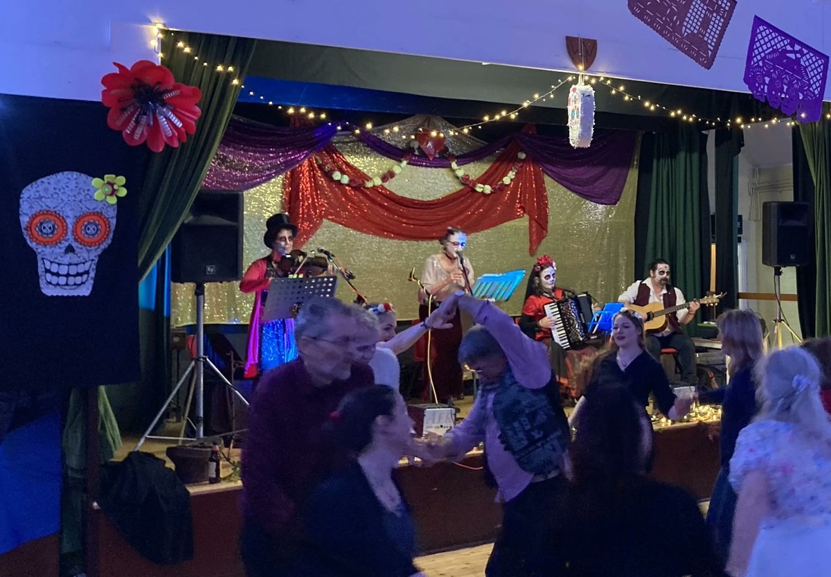 Today is our last day! We have a chance to be outside walking on Christchurch meadows followed by a time to remember all those who died of COVID as we plant bulbs and make memorial lanterns in Bury Knowle park.

Read more about today on the blog: kickingthebucketfestival.co.uk/blog/its-very-…