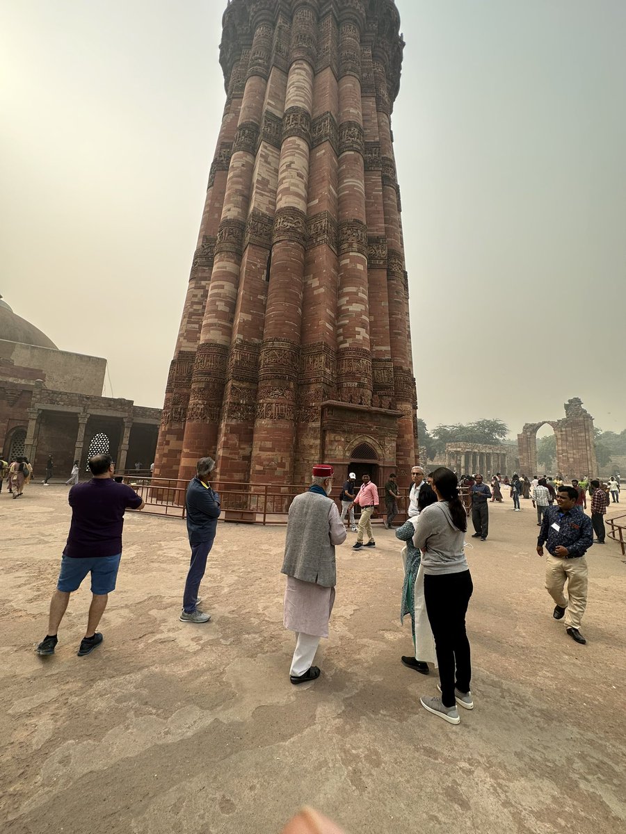PrabhatAgarwal's tweet photo. Thank you @Dilliwal (Sohail Hashmi) for giving us a unique insight into much more than the Qutub Minar. Thank you @karwaanheritage for connecting us and making Delhi Heritage more accessible. https://t.co/GPzAWZx9nB