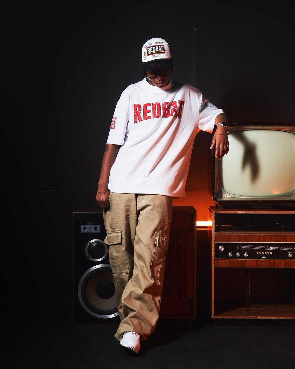 sportsceneSA's tweet photo. Old friends, new flow 😤🔥🙌🏾. We got @whodat_keed on the Since 03 Redbat 20 Years of Redbat collection now in selected sportscene stores &amp; online on Bash:
https://t.co/X6z60TbgjG

#Since03 #20YearsRedbat https://t.co/TL24j9qVEN