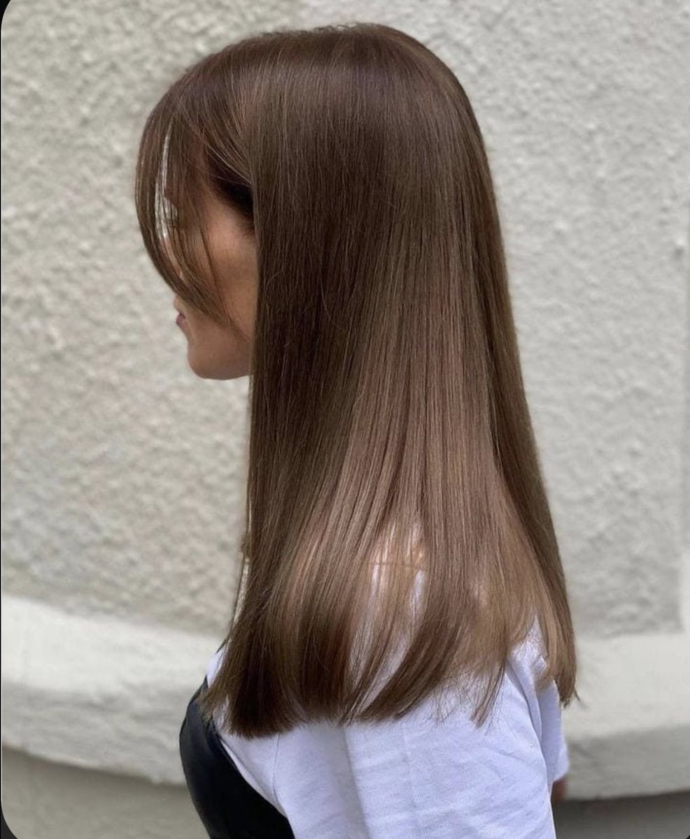 jenitalks's tweet photo. ลองทำผมสี brownie 🍫 ตามสาว pinterest ด้วยงบ 179 บาท ย้อมเองของ Garnier เบอร์ 04 ชอบมากกกก สีสวย ตรงปก ผมดูเงาลื้มมม https://t.co/zHsfT5aRAt
