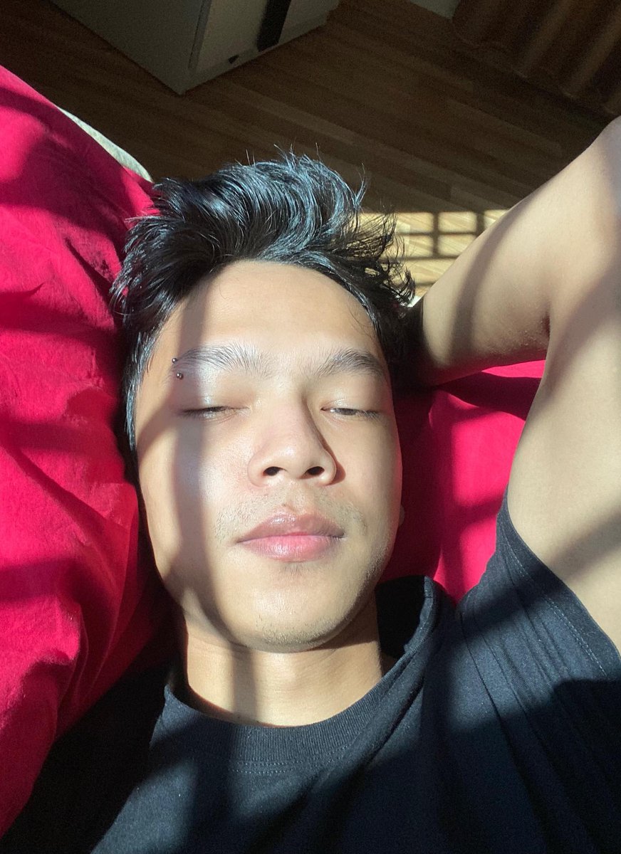 Nay | နေ 🪐 tweet media