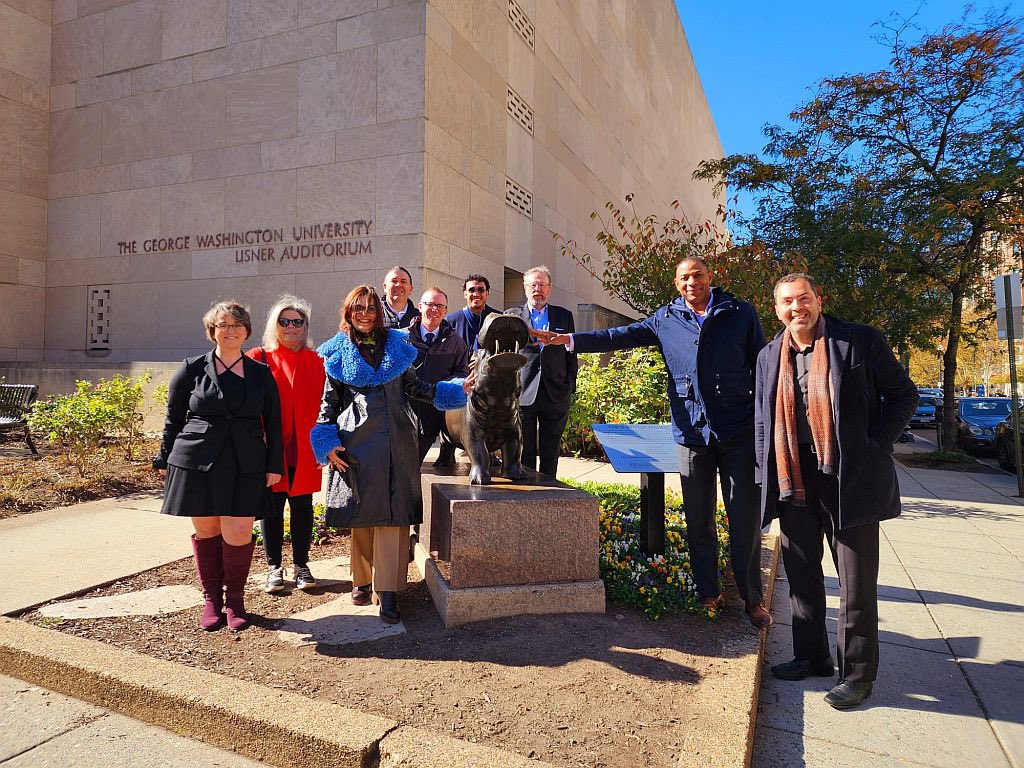 Great JSBM and @the_jicsb leadership retreat - lots of exciting things to come! 

<a href="/Aymanelt/">Ayman ElTarabishy</a> <a href="/ericliguori/">Eric Liguori</a> <a href="/u4kp/">Katia Passerini</a> <a href="/WinslowSargeant/">Winslow Sargeant</a> <a href="/tandfhss/">T&F Social Sciences and Humanities</a>