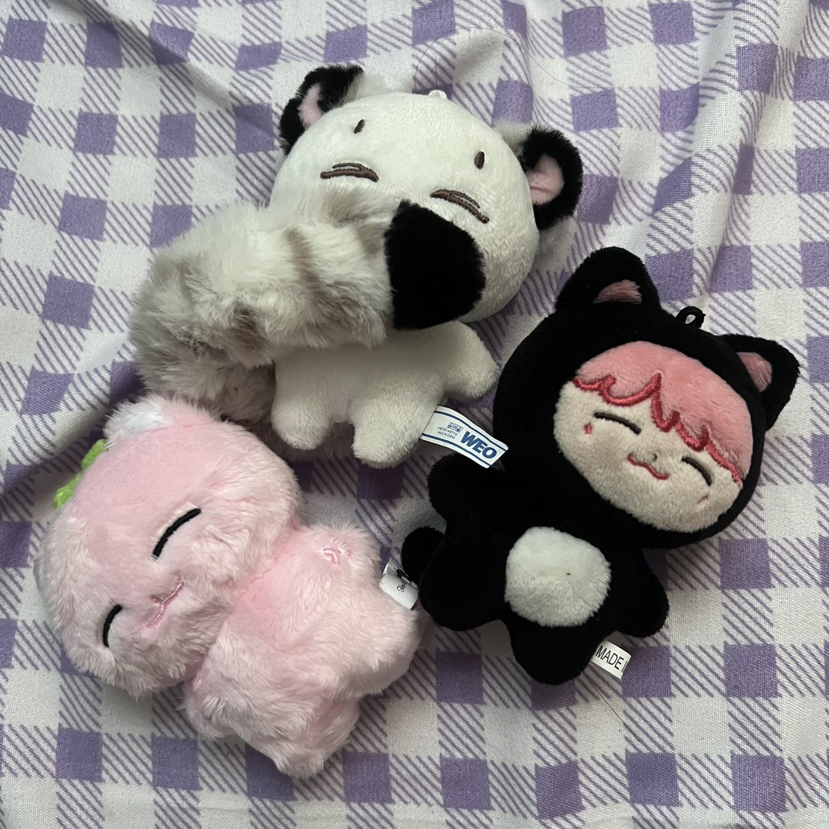 wts lfb ph only

jaehyun 10cm dolls set — ₱3000
( jaenmyang, seoljaen, nerojae )

- can lf kahati
- payo / 3 days
- good condi