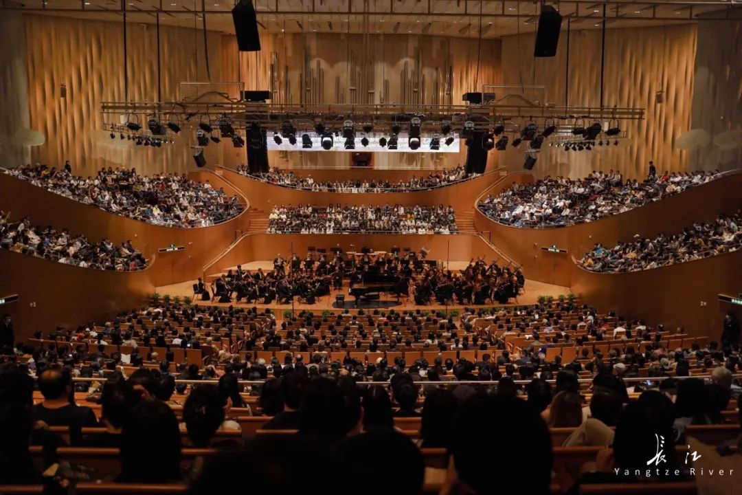 Climbing the "Mount Everest" of music.🎵

Russian pianist <a href="/DenisMatsuev/">Denis Matsuev</a> presented a 5hr marathon concert🎹 in #Shanghai on Nov 3, performing Sergei Vassilievitch #Rachmaninoff's complete #piano #concertos. Matsuev believed that Rachmaninoff's works are more needed now than ever,