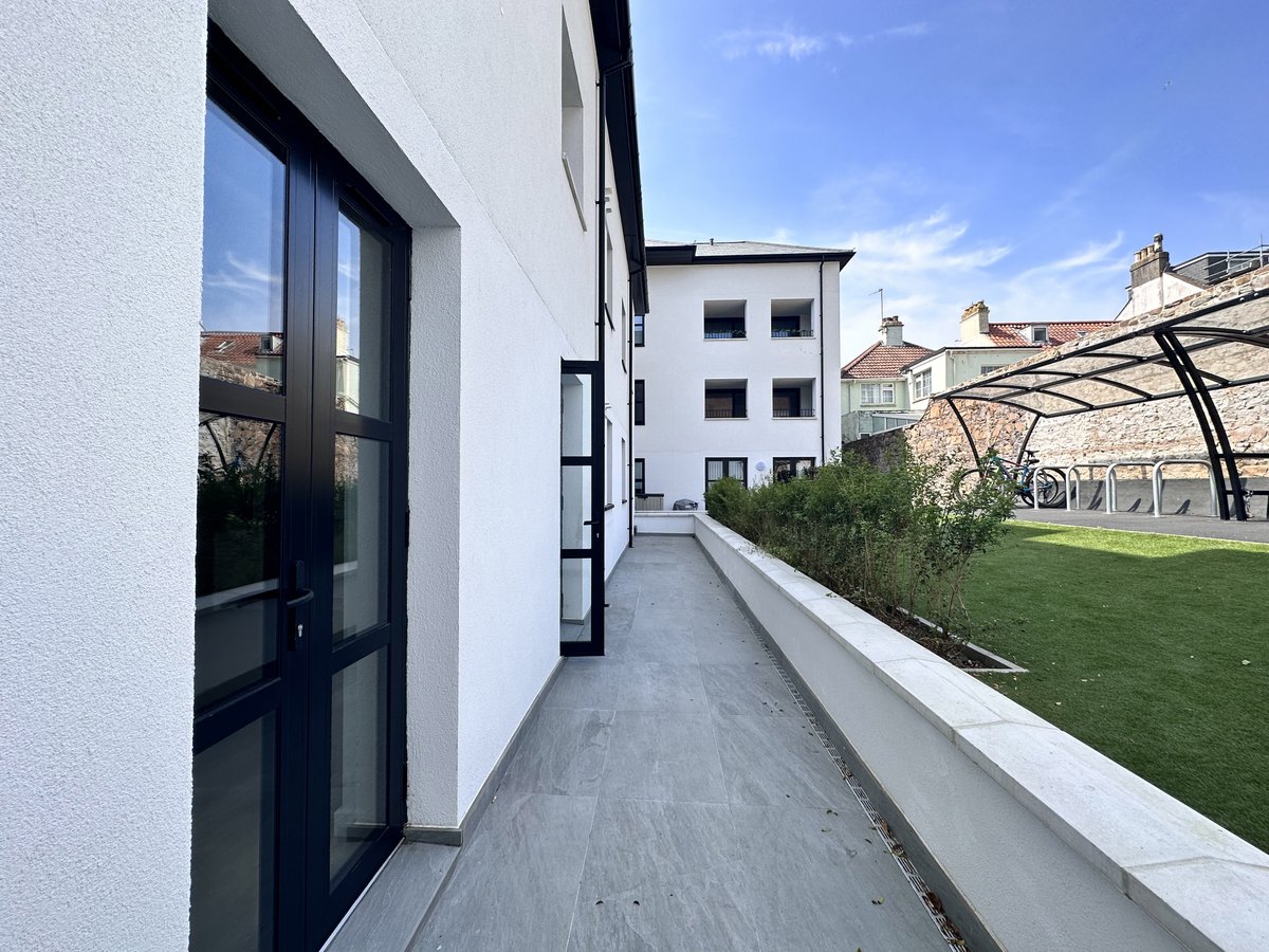 indigoestates's tweet photo. FOR SALE | ST HELIER

Asking £540,000

Please contact sales@indigo.je
or call 01534 639955

https://t.co/Ydv364kxtQ

#indigoestates #forsaleinjersey #openviewing #channelislands #NoChain #2Bedrooms #2Bathrooms #Parking #ElectricChargePoint #PrivateTerrace #ShareTransfer #540K https://t.co/4avHOh3QAE