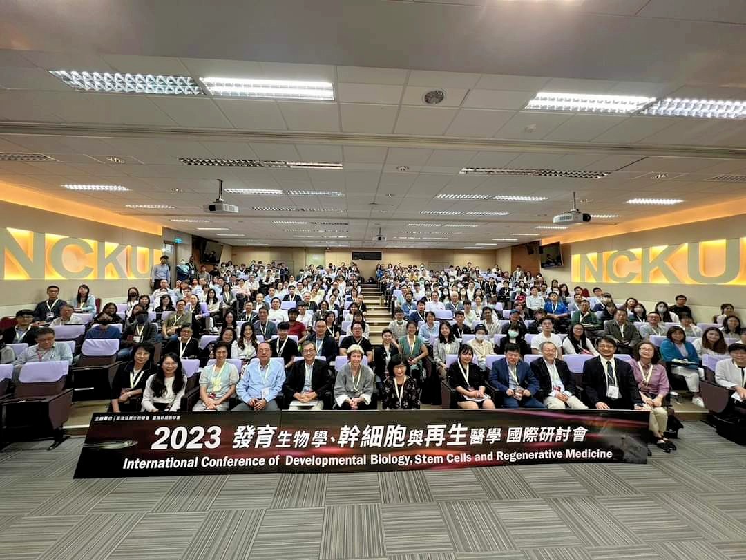 BenLai_Taiwan's tweet image. Thrilled to talk at #TSSCR/#TSDB annual meeting at the beautiful @NCKU_official campus! Also learned so much from other international and local speakers featuring @fionamarywatt @EMBO and Cheng-Ming Chuong @USC. Thank all the meeting organizers and local hosts! 😊😊😊