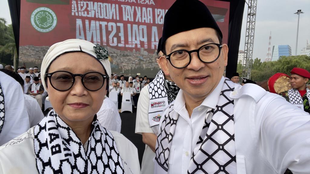 Bangun_Pagiii's tweet photo. Hari Minggu pagi ini di Monumen Nasional Jakarta, di Aksi Bela Palestine Harusnya yg jd bintang adl bu Retno Marsudi , Menlu pemerintahan Jokowi
Tp apa lacur, pnumpang gelap jd kan ini ajang kampanye Copresnya Anies

#IsraelAttack
#anieslicik
#IndonesiaBelaPalestina
#hamas https://t.co/ZDByZly2Yi