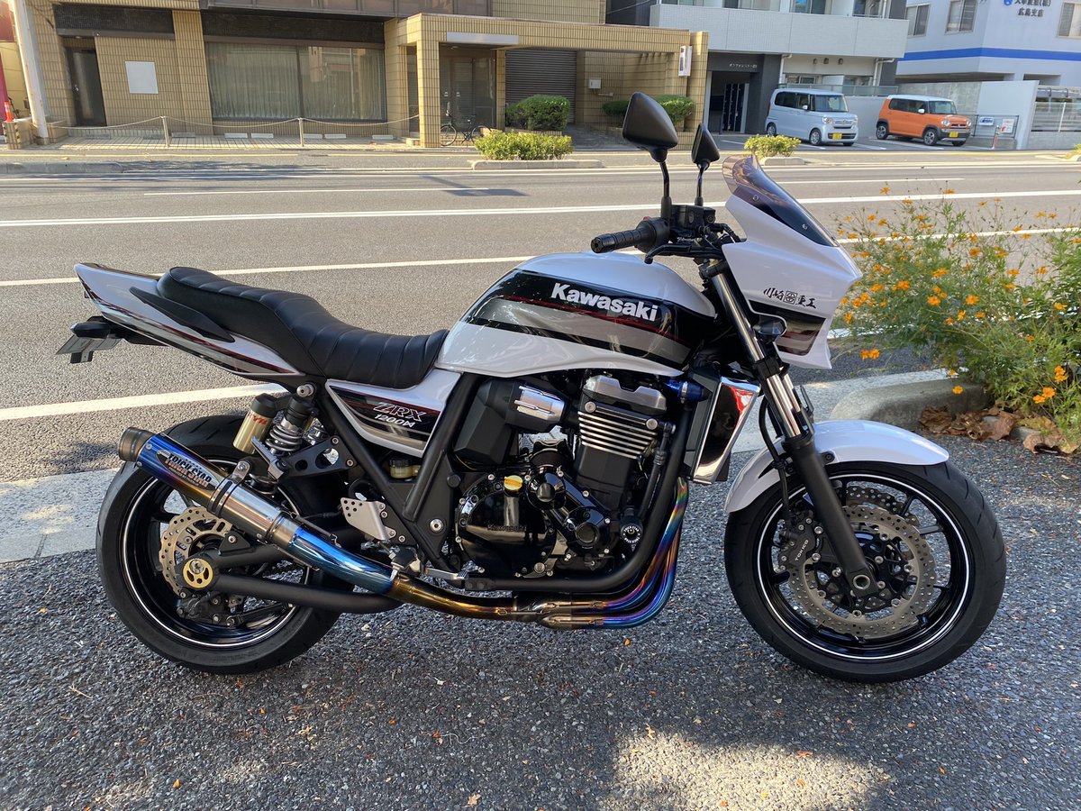 人気の絶版バイク #ZRX1200 #ダエグ 入荷しました👏 白✖️黒のカラー
