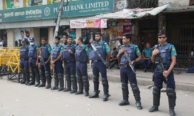 বিএনপির কেন্দ্রীয় কার্যালয়ের সামনে এবার কাঁটাতারের ব্যারিকেড