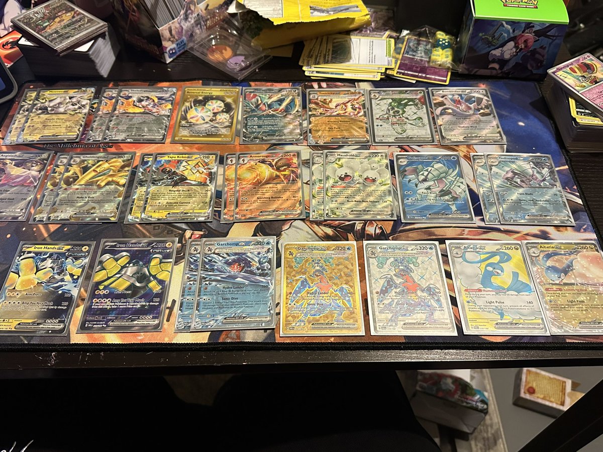These pull was crazy out of four boxes. #ParadoxRift <a href="/PokemonTCG/">Pokémon TCG</a>