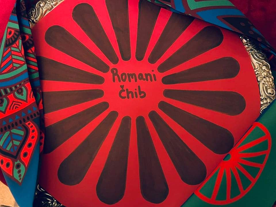FcoVargas_'s tweet photo. Feliç Dia Internacional de la Llengua Romaní!

Tot i haver patit persecució durant segles, continuem reivindicant la nostra llengua com a un element únic, enriquidor i clau per la preservació de la identitat i cultura gitana. https://t.co/fnRgU9h1D6